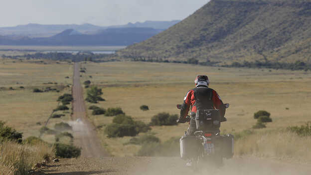 Skupina jazdcov z výpravy HAR v Juhoafrickej republike s dlhou cestou pred sebou