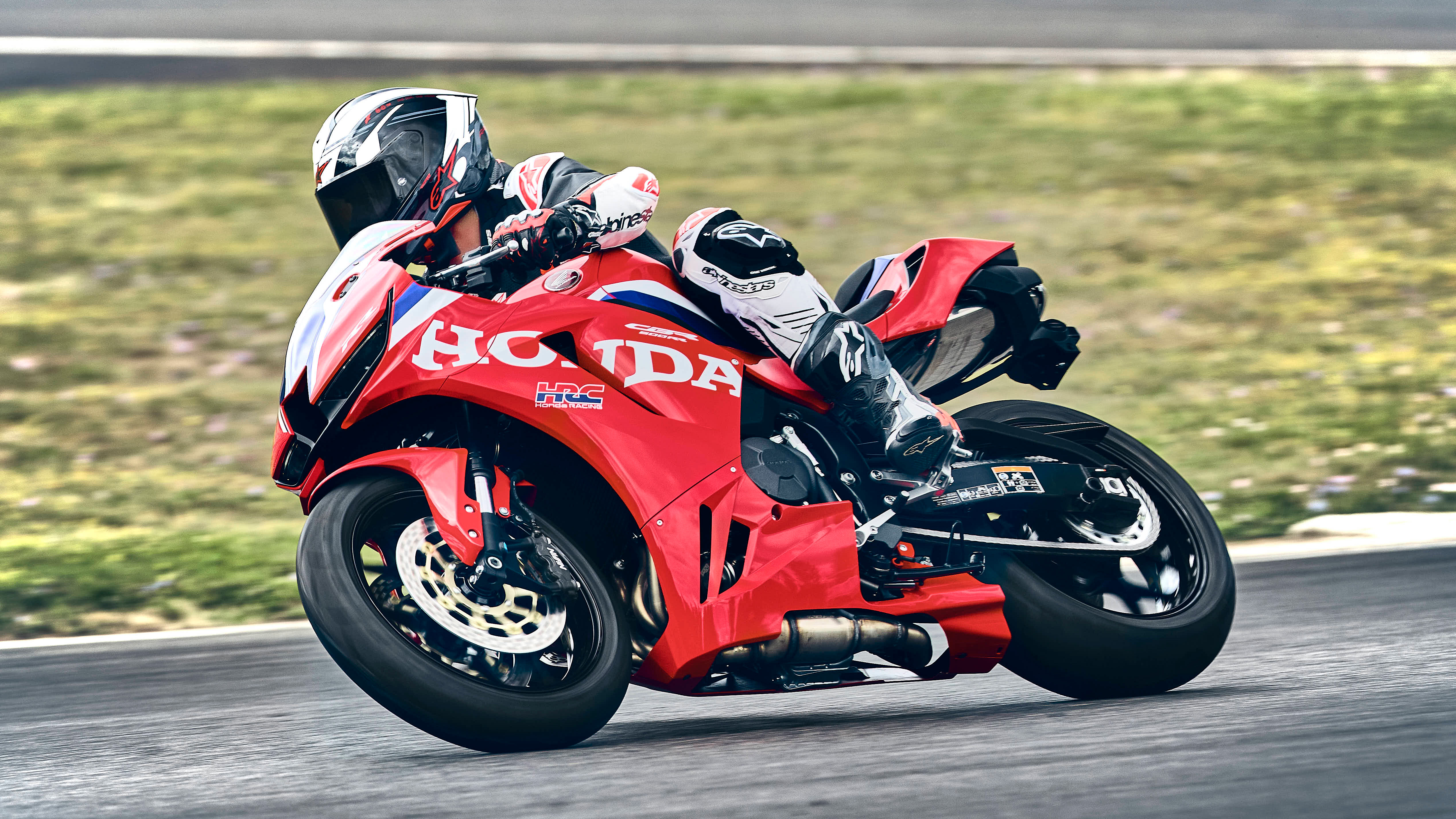 CBR600RR – systém elektronického riadenia Bosch IMU v 6 osiach.