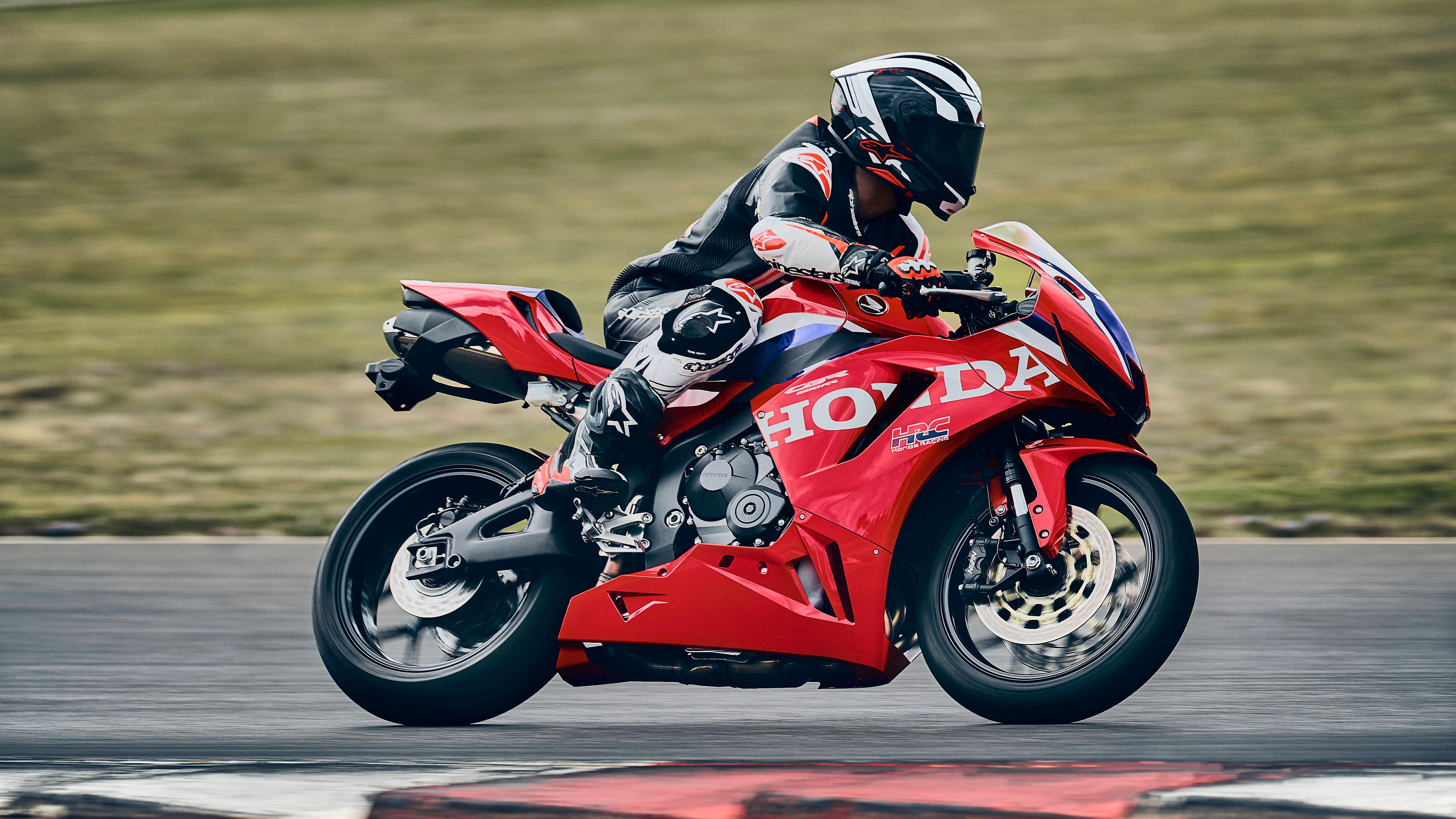 CBR600RR – štandardne montované rýchloradenie.